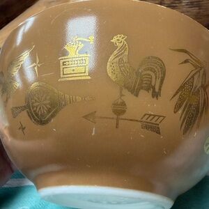 Vintage Pyrex American Cinderella mixing bowl